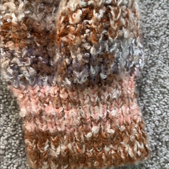 sweater - Picture 4 of 4